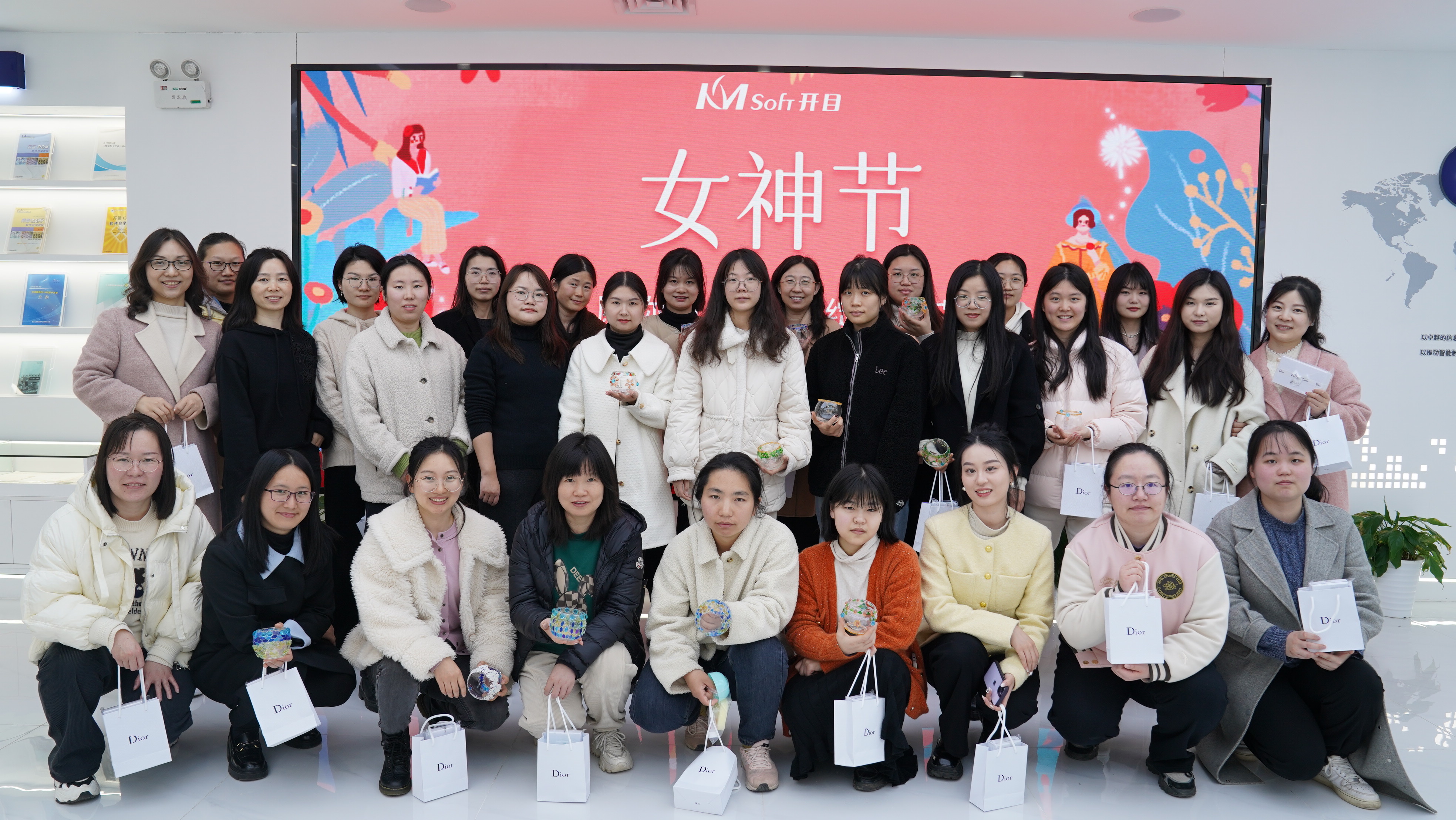 3·8特輯丨致開目女神，熱辣滾燙，綻放光芒