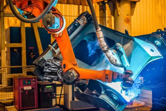 徐工集團(tuán)：大國(guó)重器插上“智慧雙翼”