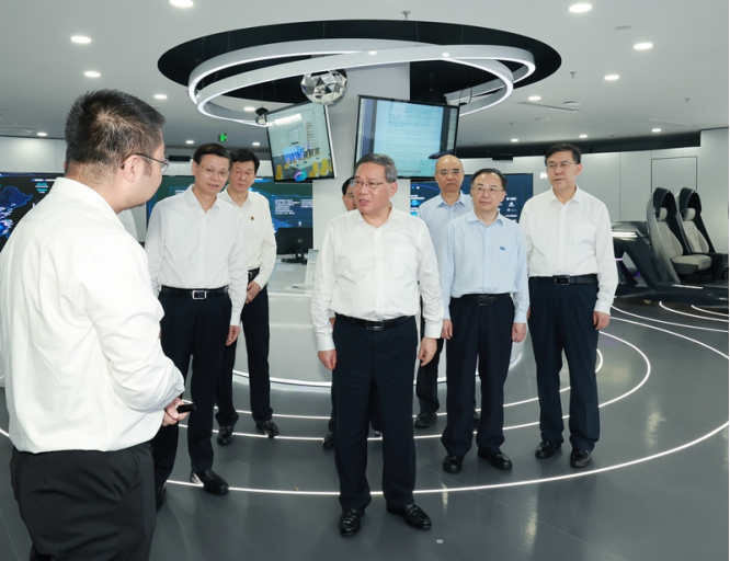 李強(qiáng)在江蘇調(diào)研時強(qiáng)調(diào)：加快推動制造業(yè)數(shù)字化轉(zhuǎn)型, 促進(jìn)專精特新企業(yè)蓬勃發(fā)展